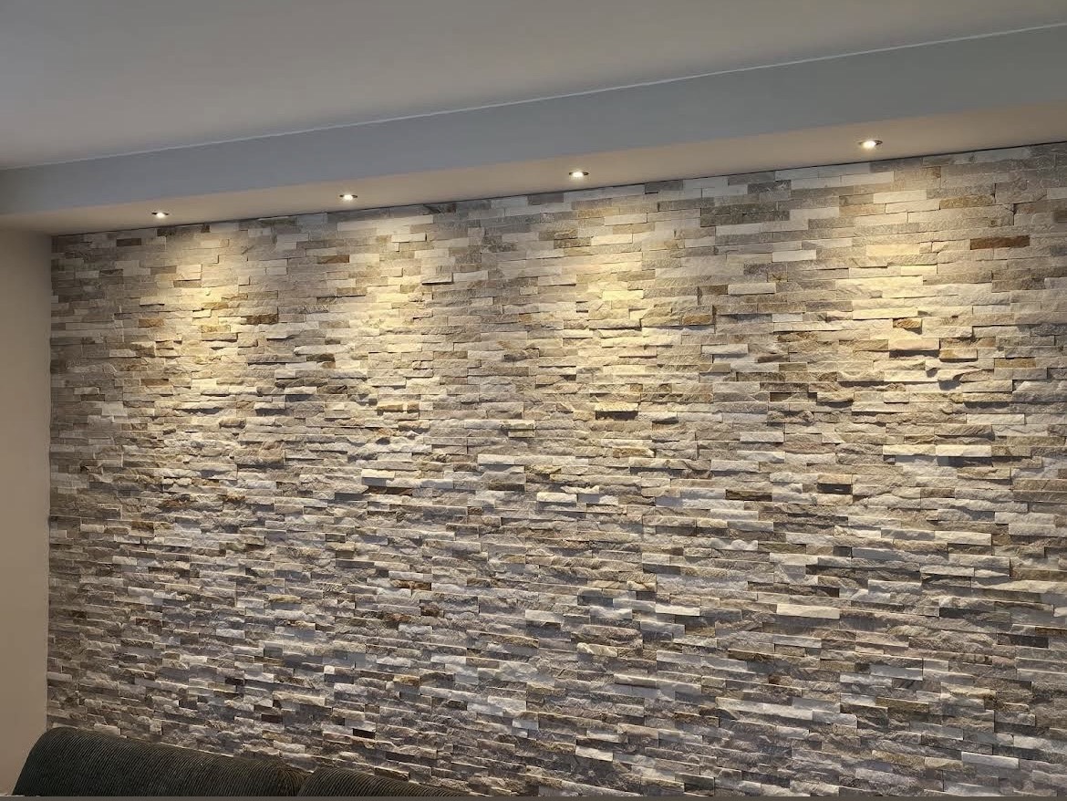 Steinwand Innenausbau mit LED-Beleuchtung – Wohnzimmer Designwand