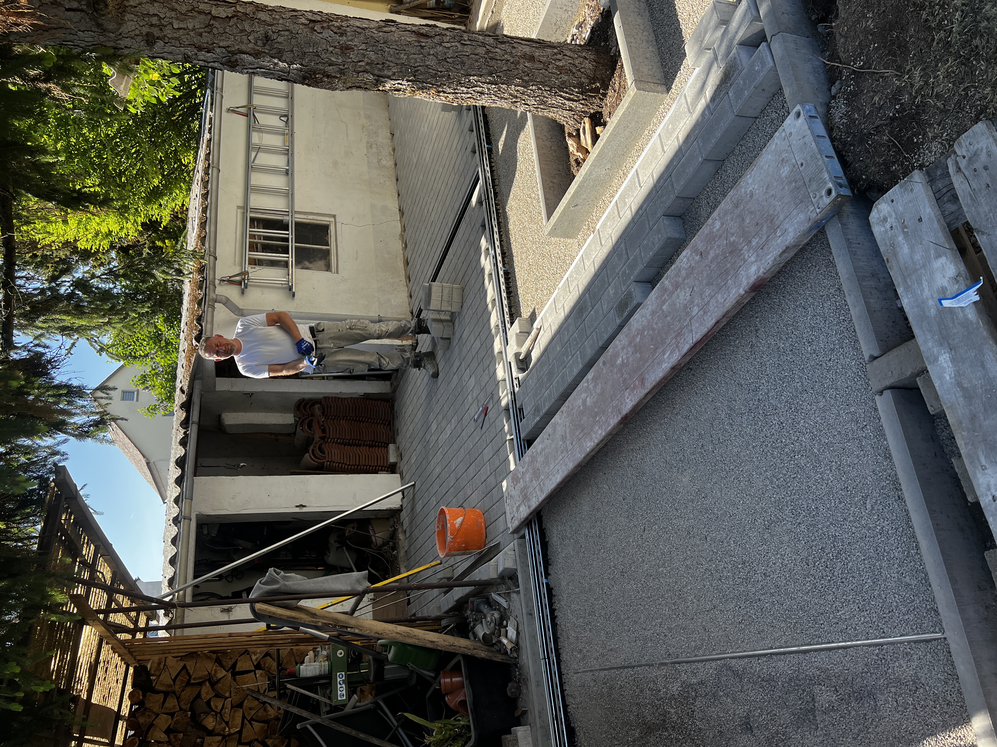 Außenanlage Pflasterarbeiten – Terrasse und Einfahrt neu gepflastert